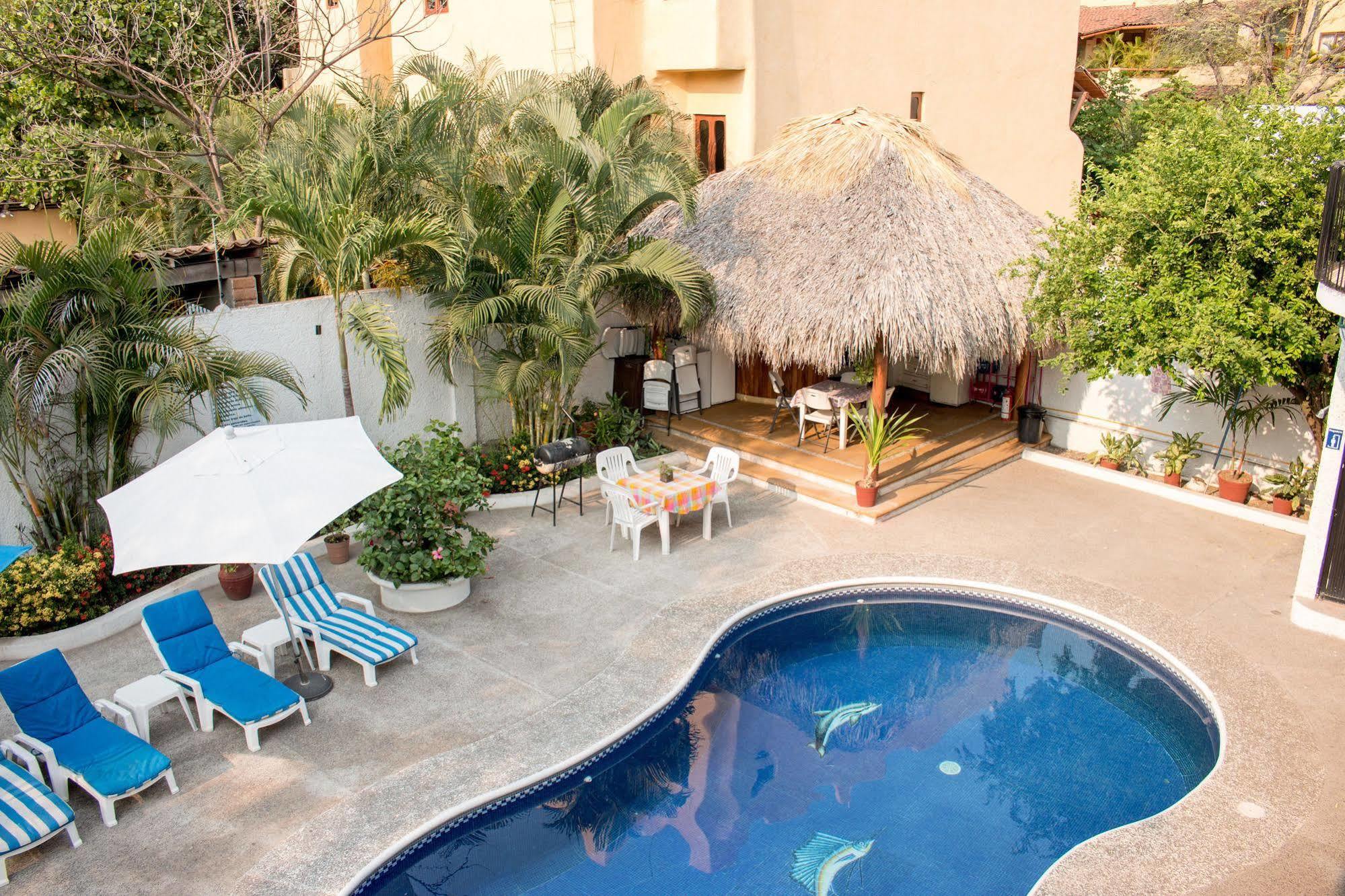 Villas Mercedes Zihuatanejo Exterior photo